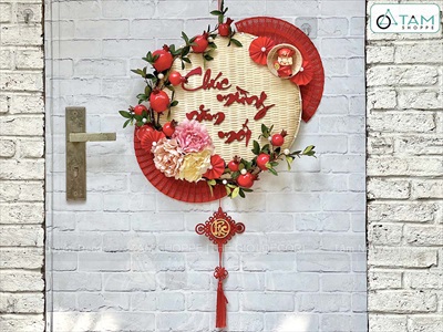 Vòng treo cửa mẹt tre Chúc Mừng Năm Mới cành lựu quạt Đỏ [Vòng nhẹ] N50cm VTC-T-46